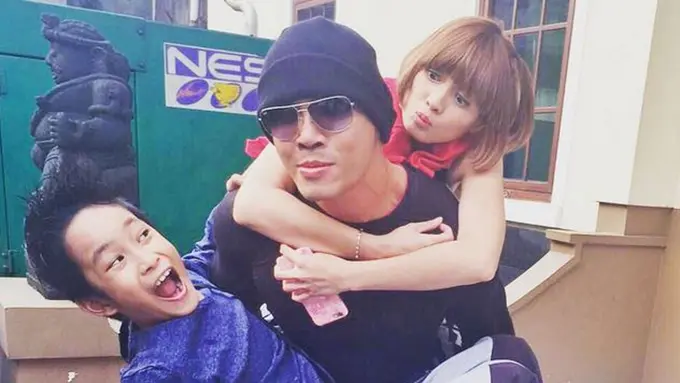Deddy Corbuzier dan Azka Nikola Corbuzier, dan Chika Jessica