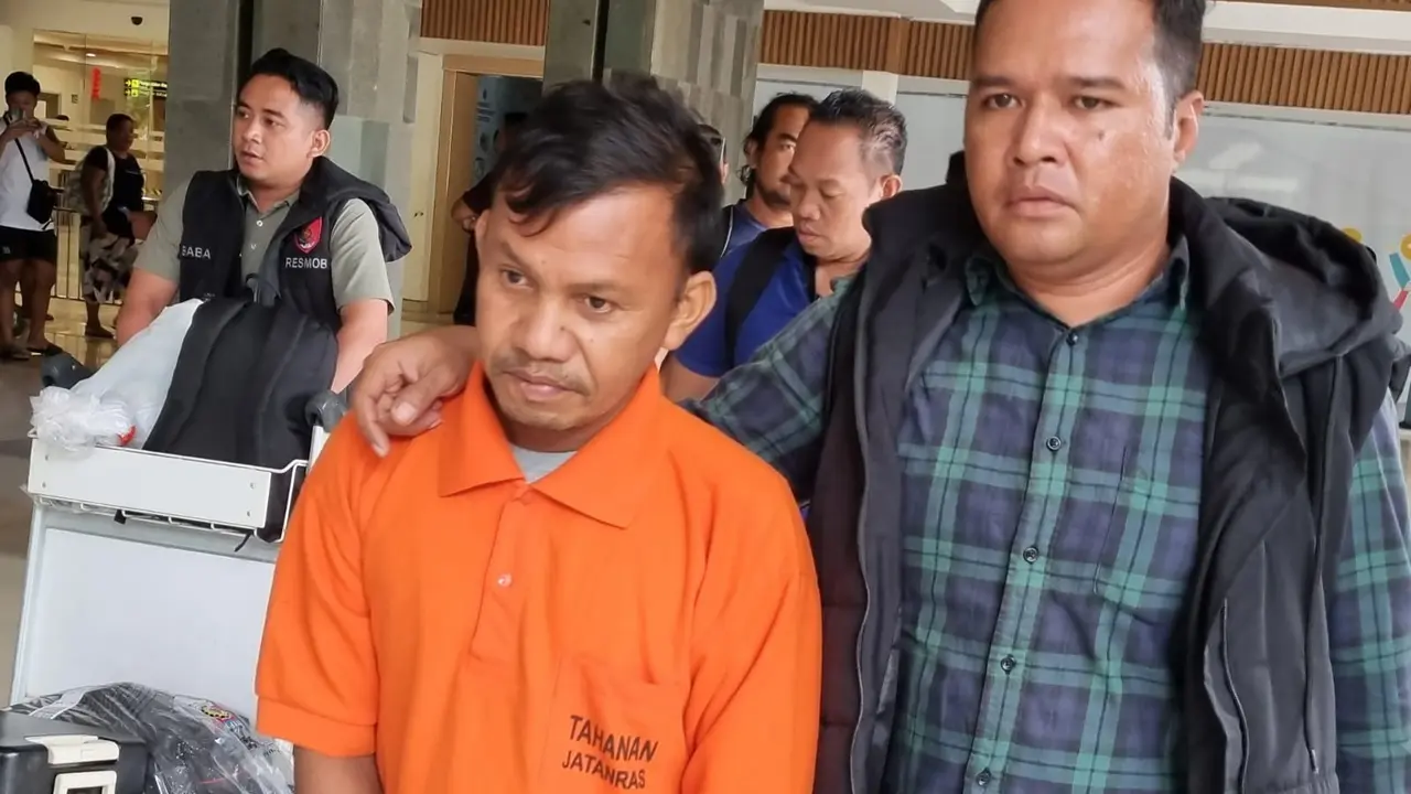 Tersangka penyelundupan WNA Bangladesh di NTT. (Foto: Liputan6.com/Ola Keda)