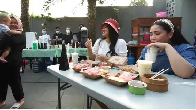 [Fimela] Nagita Slavina dan Titi Kamal