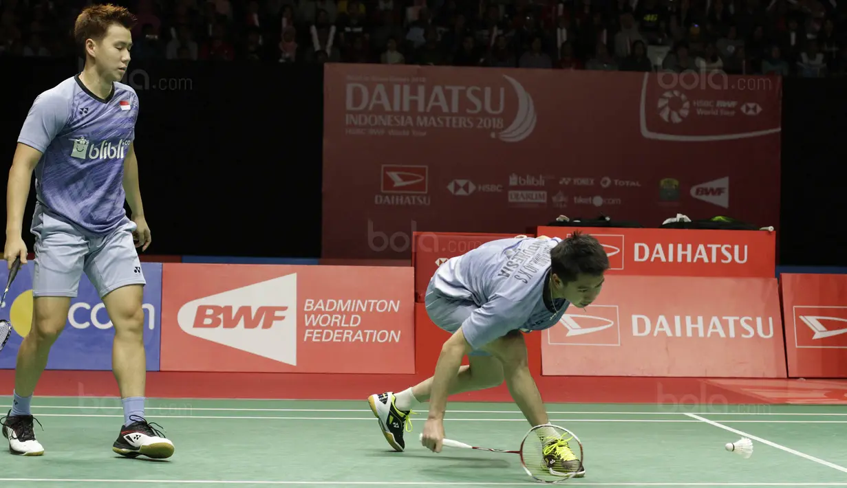Ganda putra Indonesia, Kevin Sanjaya/Marcus Gideon, saat melawan wakil India, Satwiksairaj Rankireddy/Chirag Shetty pada laga Indonesia Masters 2018 di Istora Senayan, Sabtu (27/1/2018). Kevin /Marcus menang 21-14, 21-11. (Bola.com/M Iqbal Ichsan)