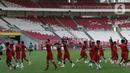 Pemain Timnas Indonesia melakukan pemanasan sesaat sebelum menggelar latihan jelang laga perdana Piala AFF 2022 di Stadion Utama Gelora Bung Karno, Jakarta, Selasa (20/12/2022). Sebanyak 23 pemain timnas Indonesia disiapkan pelatih Shin Tae-yong untuk menghadapi laga di turnamen Piala AFF 2022 yang sebelumnya menggelar pemusatan latihan di Bali selama tiga pekan. (Liputan6.com/Helmi Fithriansyah)