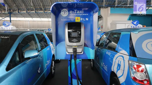 Blue Bird Siap Operasikan Taksi Listrik Pertama di Indonesia