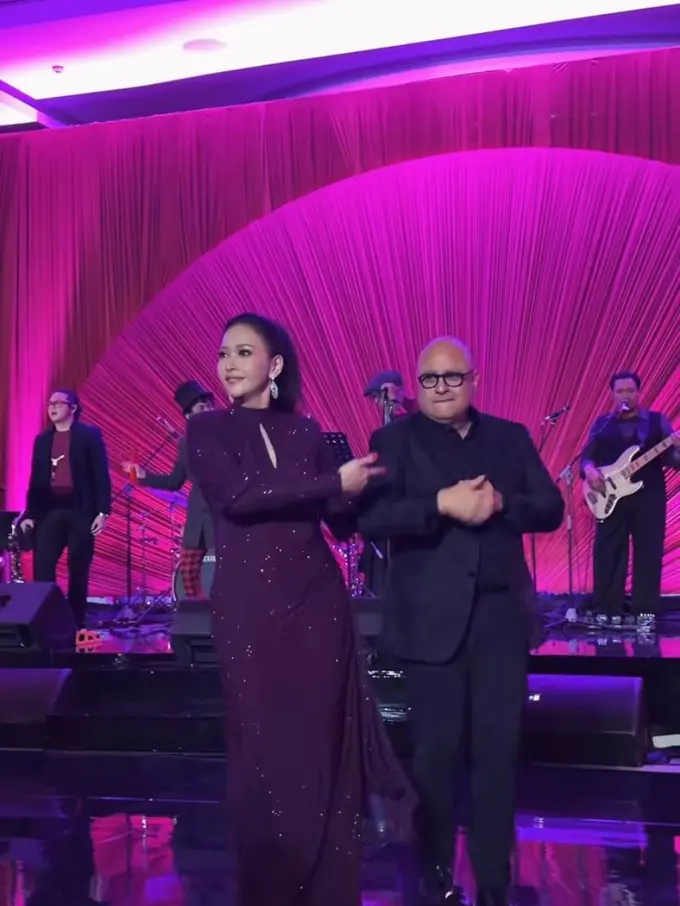 Maia Estianty Tampil Glamor dengan Gaun Bling-Bling Ungu di Pesta Ultah, Buktikan Pesonanya Tetap Bersinar Kuat di usia 50 tahun