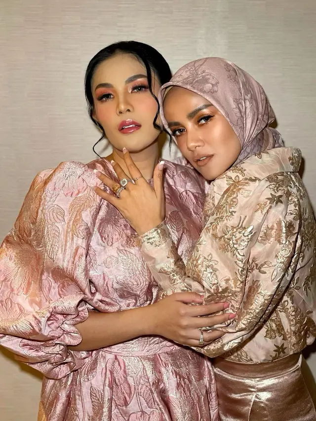 Kilas Balik 5 Potret Persahabatan Olla Ramlan dan Nindy Ayunda, Dikabarkan Retak