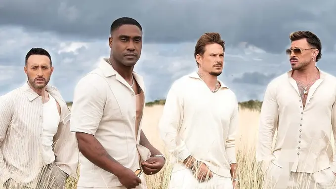 Nostalgia Era 2000-an, Blue Rayakan 25 Tahun Karier Bersama Penggemar Indonesia [Dok/instagram/@officialblue]