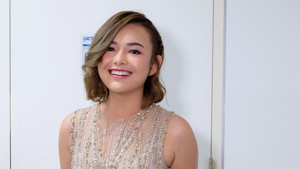 8 Gaya Amanda Manopo dalam Balutan Gaun Semi Transparan Sensasional, Inspirasi Red Carpet Look