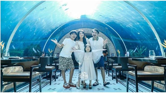 7 Potret Liburan Keluarga Ruben Onsu Di Bali Makan Kepiting Hingga Rp 28 Juta Hot Liputan6 Com Keluarga hermansyah tersebut tampil kompak dengan busana muslim warna polkadot hitam putih. 7 potret liburan keluarga ruben onsu di