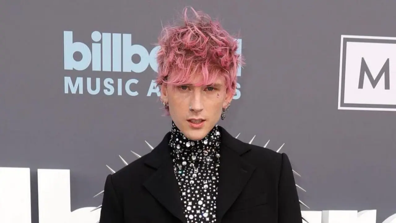 Nail Art Machine Gun Kelly