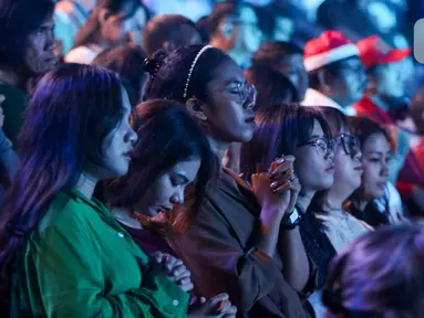 Umat Nasrani mengikuti ibadah Misa Natal dalam rangka Perayaan Natal Nasional 2024 yang berlangsung di Indonesia Arena, Jakarta, pada Sabtu (28/12/2024). (Liputan6.com/Herman Zakharia)
