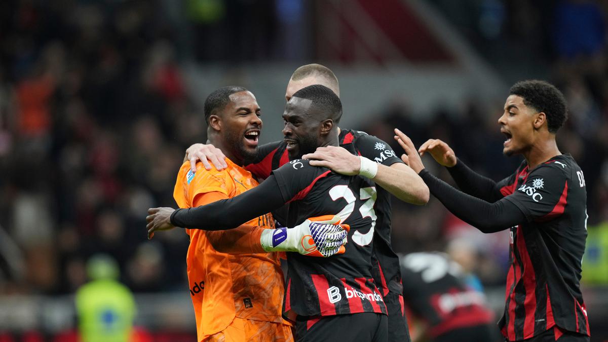 Mike Maignan Gemilang, AC Milan Belum Mau Bicara Scudetto