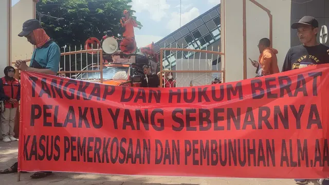 Sumpah Serapah Ayah Korban Saat Dengar Pembunuh Anaknya Batal Dihukum Mati