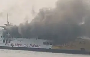 Kapal Batu Mandi Terbakar di Merak, Tim SAR Gabungan Evakuasi Penumpang