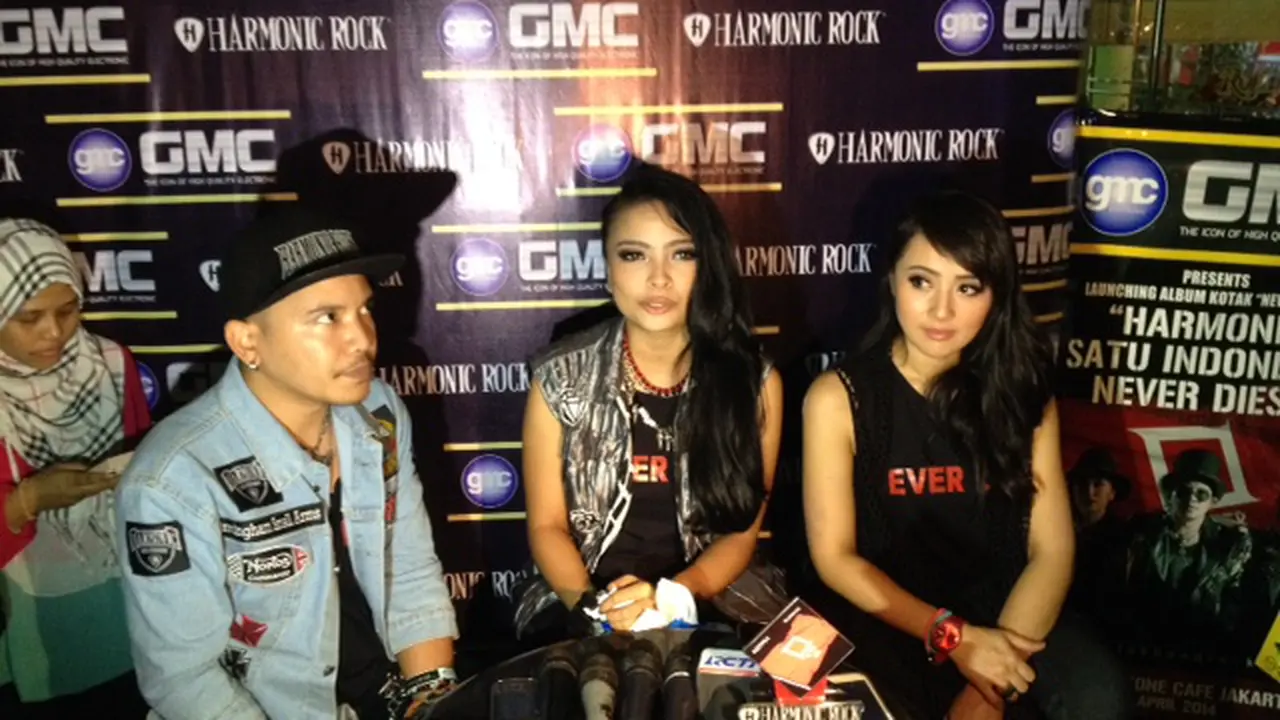 Never Dies Album Paling Sempurna Band Kotak