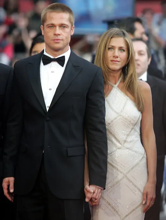 Pitt yang bercerai dengan Jolie dikabarkan menjalin hubungan baik lagi dengan mantan pasangannya sebelum ia menjalin cinta dengan Jolie. Wanita tersebut adalah Jennifer Aniston. (AFP/Bintang.com)