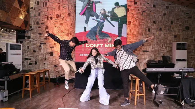 [Bintang] Sheryl Sheinafia - Vidi Aldiano - Jevin Julian