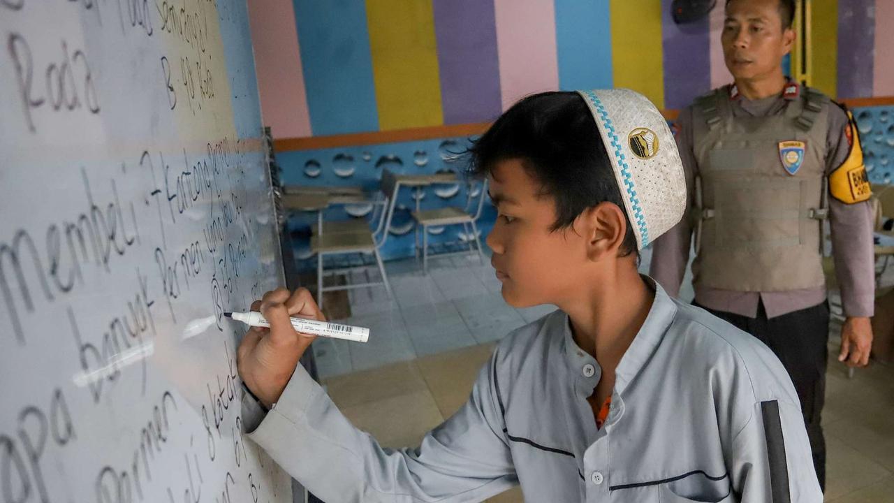 Sosok Aiptu Agus Riyanto, Polisi Inspiratif Dirikan Sekolah Gratis untuk Anak-Anak Pemulung di Sudut Jakarta
