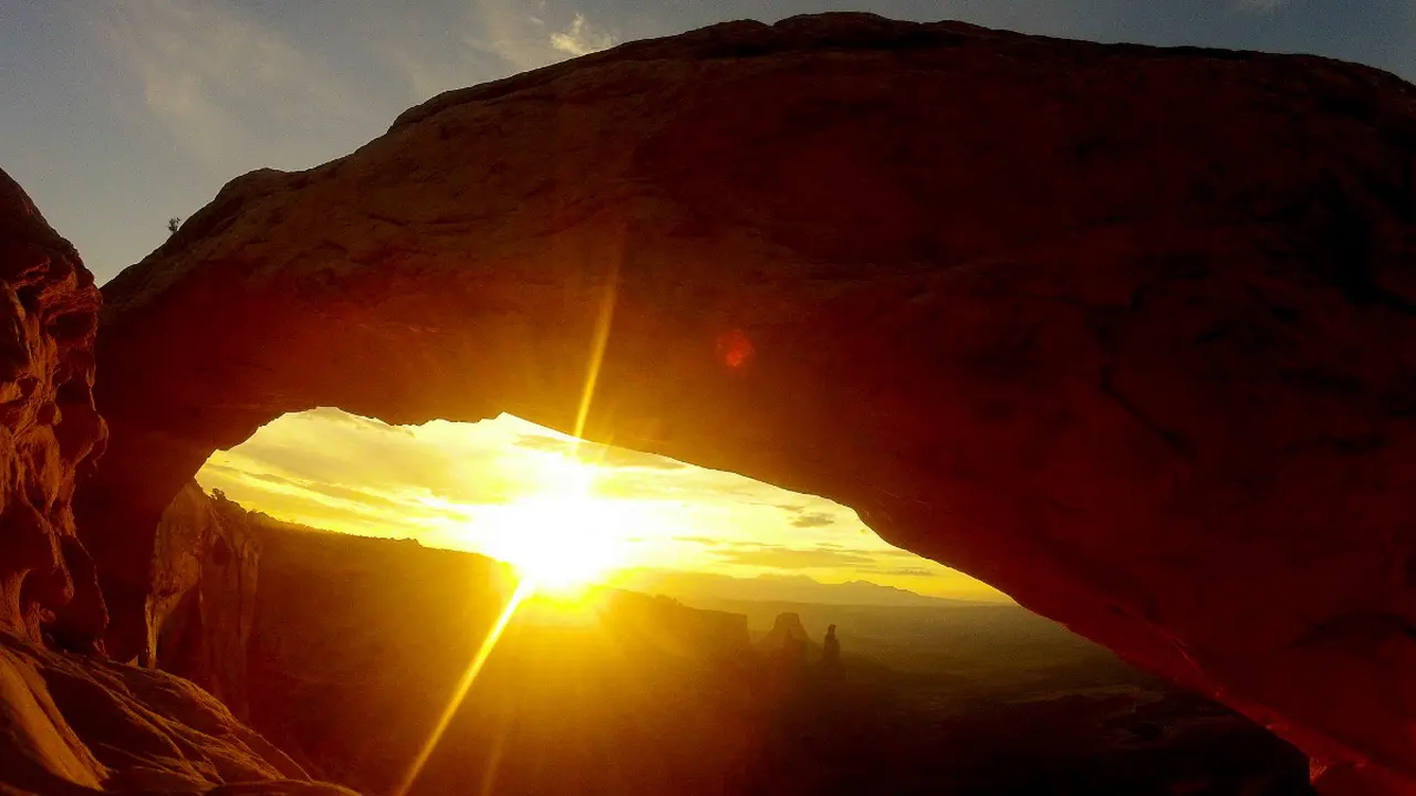 Mengintip Eksotime Panorama Utah dari Lengkungan Batu Alam