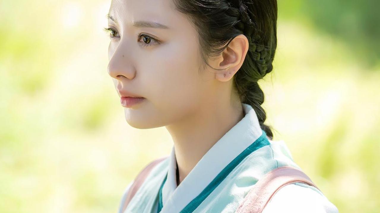 Kim Ji Yeon Konsultasi ke Dukun Demi Perannya di 'THE HAUNTED PALACE'