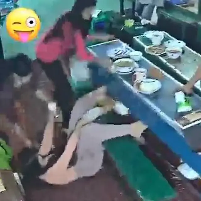 Kocak, Akibat Kebanyakan Foto Sebelum Makan Ini Ujungnya Jadi Apes
