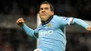 Kapten Manchester City Carlos Tevez meluapkan kegembirannya usai mencetak gol saat melawan Wolverhampton Wanderers dalam lanjutan Liga Premier di City of Manchester Stadium, 15 Januari 2011. AFP PHOTO/ANDREW YATES