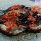 Ikan goreng Bilendango, begitu masyarakat Gorontalo menyebutnya. Kuliner khas Goronyalo yang hanya muncul saat Ramadan ini jadi menu favorit masyarakat saat sahur. (Liputan6.com/ Arfandi Ibrahim)