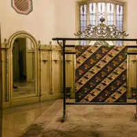 Dalam rangka membangkitkan kembali warisan dan keindahan batik khas Mangkunegaran, acara bertajuk ANGŚUKAYANA digelar. Simak ulasan selengkapnya di sini. / Foto dok: Puro Mangkunegaran.