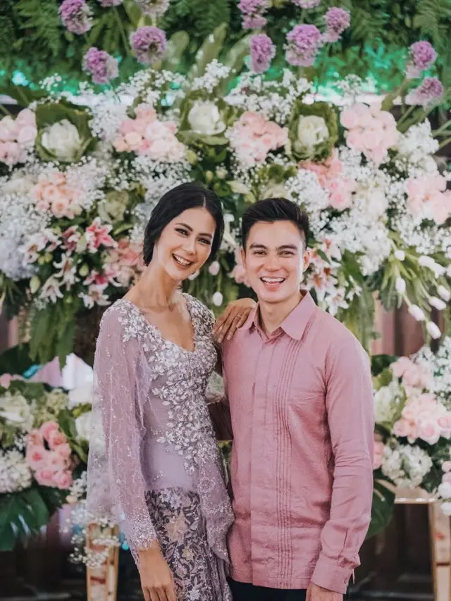 Langsung dari Arsip Pribadi, Ini Dia Foto-Foto Kebaya Lamaran Paula Verhoeven yang Modern