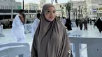 Akhir Desember 2024, Naura Ayu menjalani ibadah umroh bersama keluarganya. Sering tampil terbuka bahkan pernah dikritik netizen, artis berusia 19 tahun ini banjir pujian ketika mengenakan gamis dan jilbab besar. Tak hanya netizen, beberapa artis seperti Fadi Alaydrus dan Ashira Zamita juga turut membubuhkan komentar memuji penampilan anak sulung Nola B3 ini. (Liputan6.com/IG/@naura.ayu)