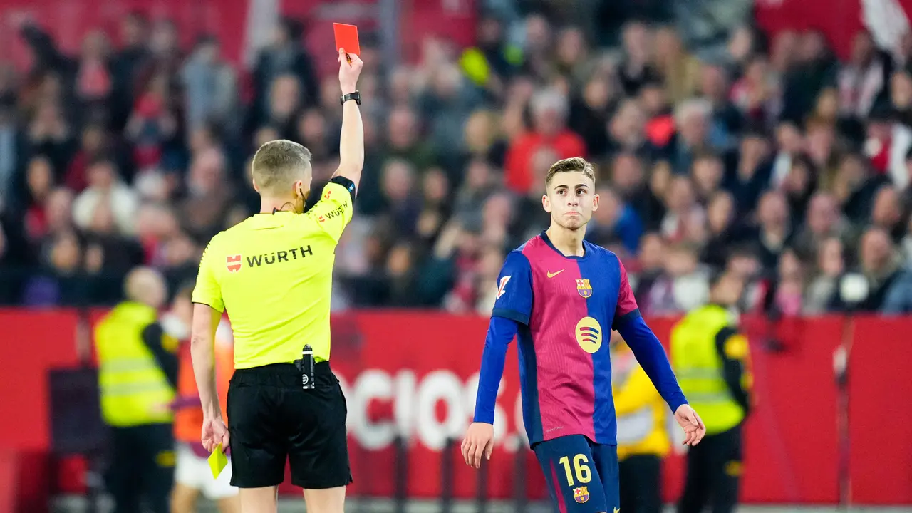 Foto: Penampilan Luar Biasa Barcelona, Main dengan 10 Orang Berpesta di Markas Sevilla