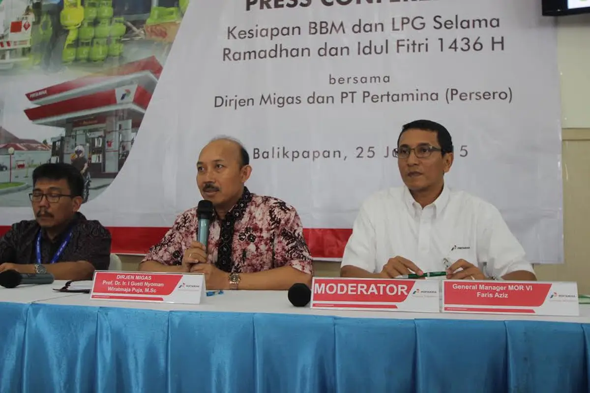 Dirjen Migas Kementerian ESDM IGN Wiratmaja menggelar konferensi pers perihal pembangunan jaringan gas di Balikpapan. (Liputan6.com/Abelda Gunawan) 