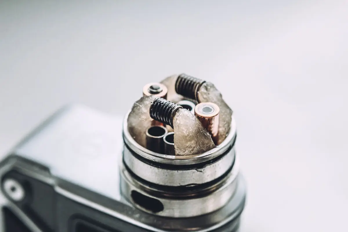5 Bahaya di Balik Nikmatnya Vape