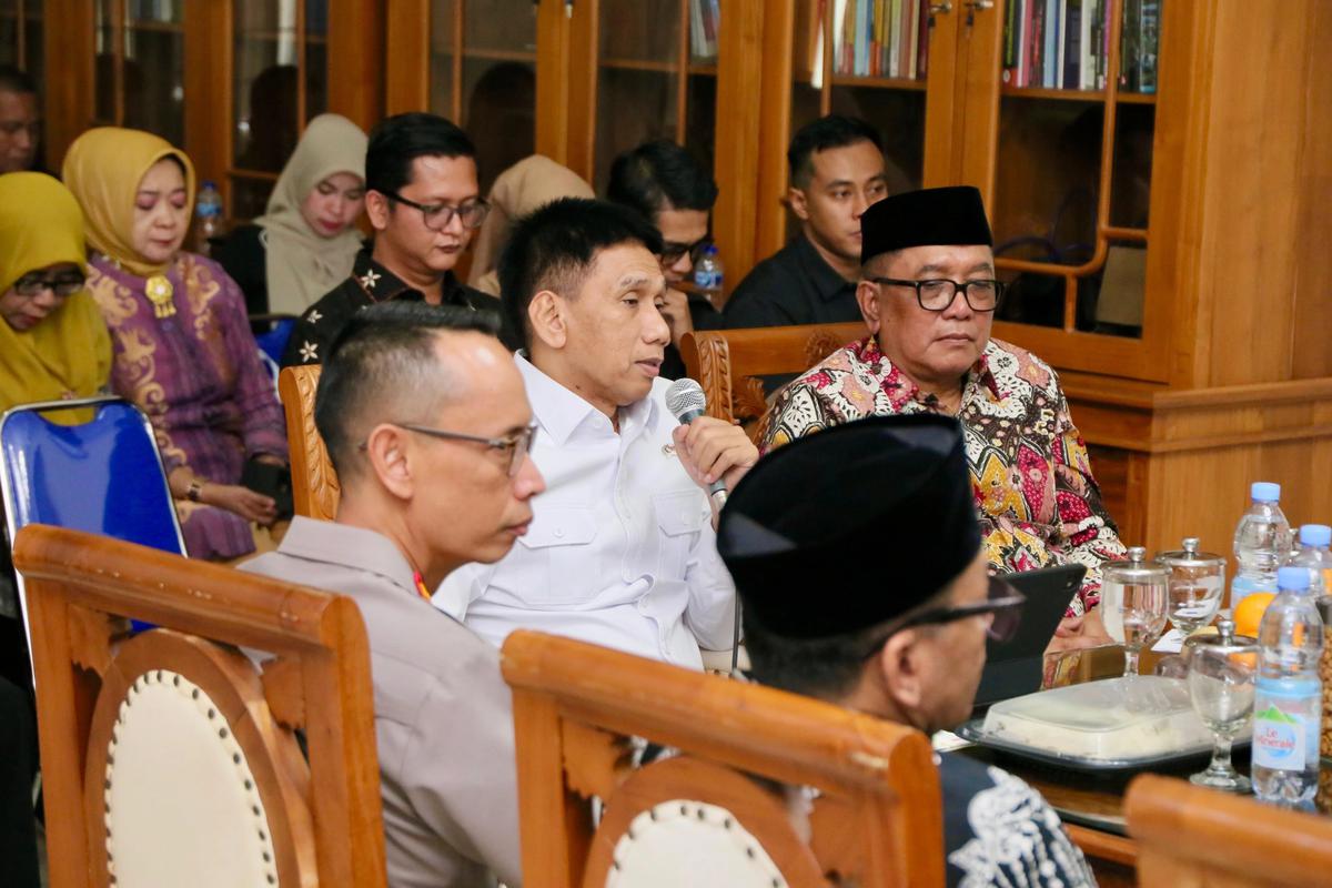 Wamendagri Akhmad Wiyagus di Pendopo Kota Banjar, Jawa Barat