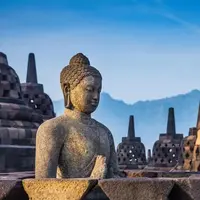 Candi Borobudur sebagai warisan dunia UNESCO dan ikon kebanggaan Indonesia, telah direvitalisasi untuk memastikan kelestarian dan daya tariknya sebagai destinasi wisata kelas dunia. (Dok Danareksa)