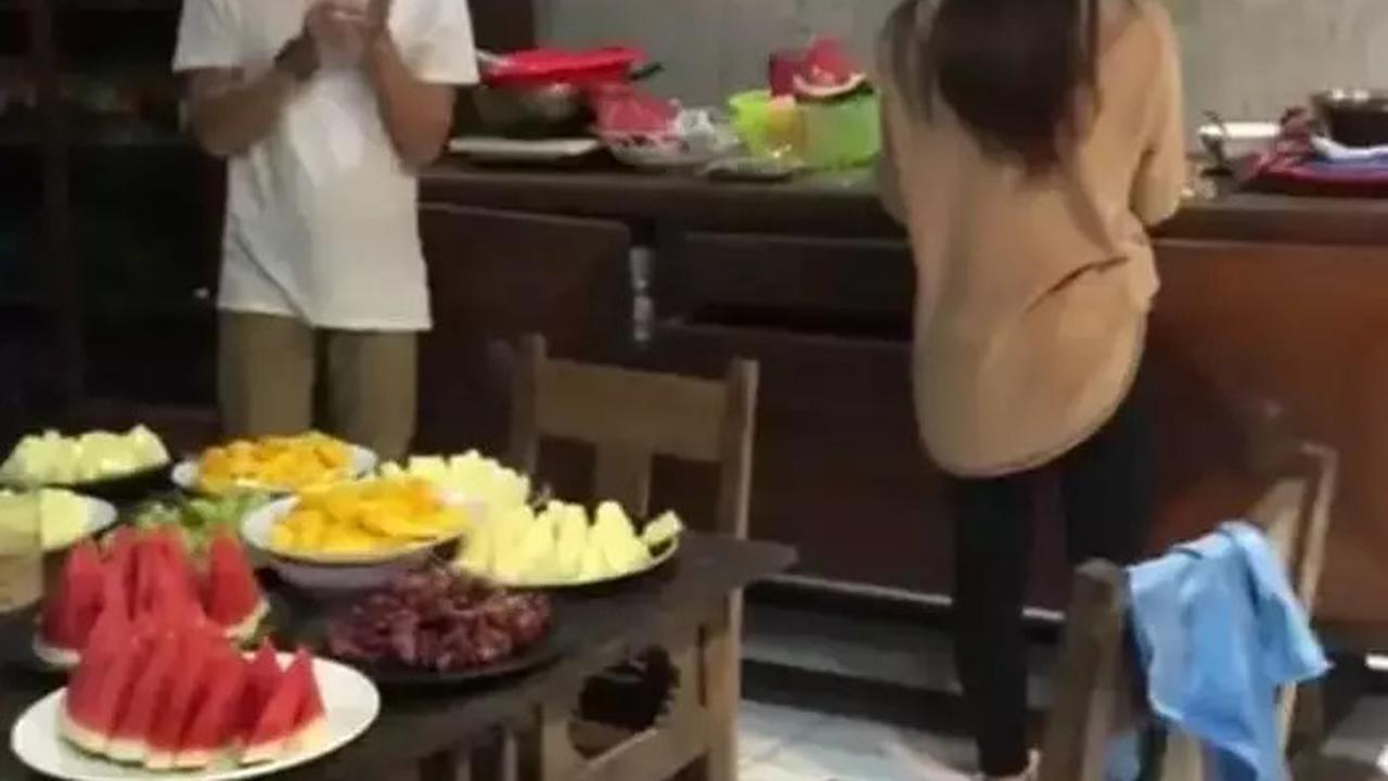 5 Potret Dapur di Vila Mewah Ahmad Dhani & Mulan Jameela, Kental Nuansa Vintage dengan Barang-barang Antik