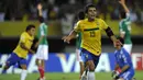 Henrique. Striker Brasil berusia 31 tahun yang sejak Januari 2022 memperkuat America Mineiro ini tercatat menjadi pencetak gol terbanyak pada Piala Dunia U-20 edisi 2011 di Kolombia. Ia bersanding dengan Alexandre Lacazette (Prancis) dan Alvaro Vazquez (Spanyol) yang masing-masing mencetak 5 gol sepanjang turnamen. Gelar juara diraih Brasil setelah menang 3-2 (2-2) melalui perpanjangan waktu. (AFP/Luis Robayo)