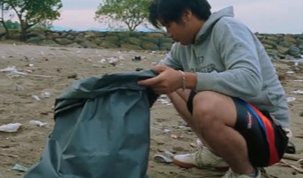 <b>Mulai dari Bersih-Bersih Sampah</b>