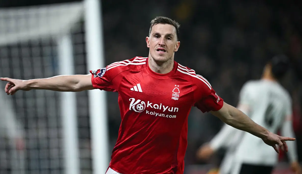 Berkat hasil ini, Liverpool masih kokoh bertengger di puncak klasemen dengan poin 47, unggul enam poin dari Nottingham Forest yang menduduki peringkat kedua. (AFP/Paul Ellis)