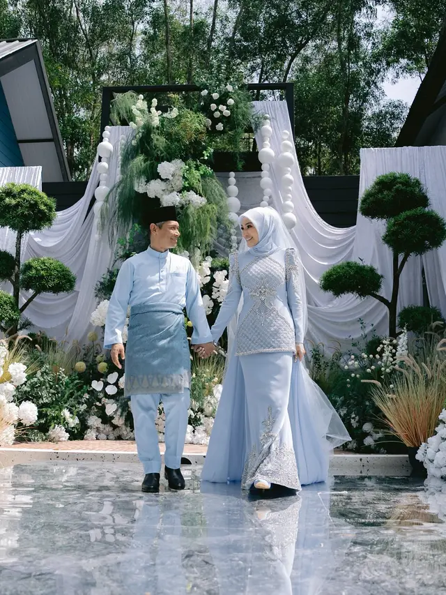 6 Potret Dekorasi Pernikahan Outdoor Erra Fazira, Penuh Nuansa Garden Elegan
