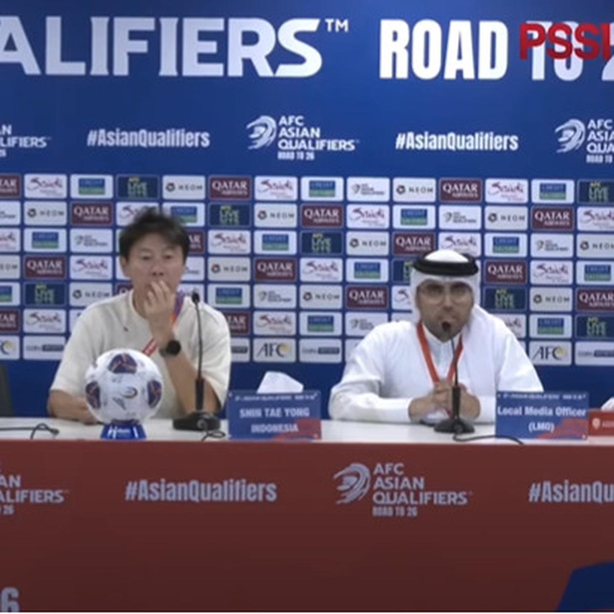 Shin Tae-Yong Tolak Jabat Tangan Panitia Bahrain Saat Konferensi Pers Usai Kemenangan 'Dirampok' Bahrain