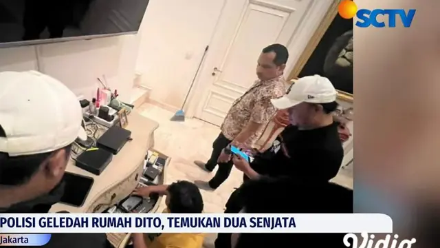 Aparat kepolisian menggeledah rumah Dito Mahendra dan menemukan sejumlah senjata api ilegal