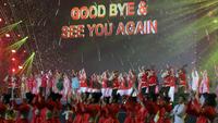 Upacara penutupan pesta olahraga Asia Tenggara (ASEAN) berlangsung meriah. Closing ceremony SEA Games 2021 masih memakai titel "For a Stronger Southeast Asia" alias untuk Asia Tenggara yang lebih kuat. (Bola.com/Ikhwan Yanuar)