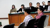 Dalam persidangan, Ade selaku Ketua Badan Pemenangan Pemilu Jawa I Partai Golkar yang meliputi, Jawa Barat, DKI Jakarta, dan Banten, disebut pernah melakukan pertemuan dengan Atut di Hotel Sultan. (Liputan6/ Faizal Fanani)