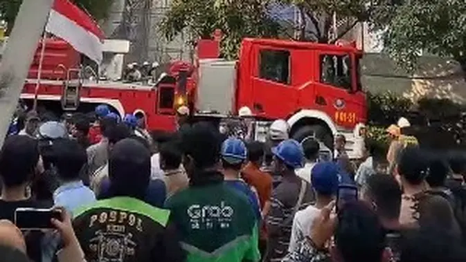 Cerita Saksi Detik-Detik Kebakaran di Gedung Cikini