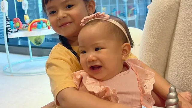 Potret Anak Asmirandah dan Jessica Milla (credit: https://www.instagram.com/asmirandah89)