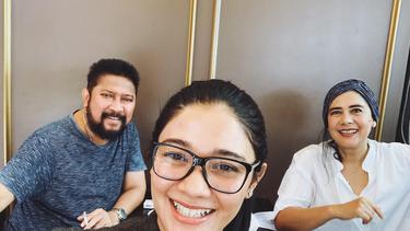 Lydia Kandou Dan Jamal Mirdad Tetap Kompak Meski Telah Resmi Cerai News Entertainment Fimela Com