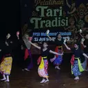 Ketika Remaja Putri Belajar Tari Tradisi