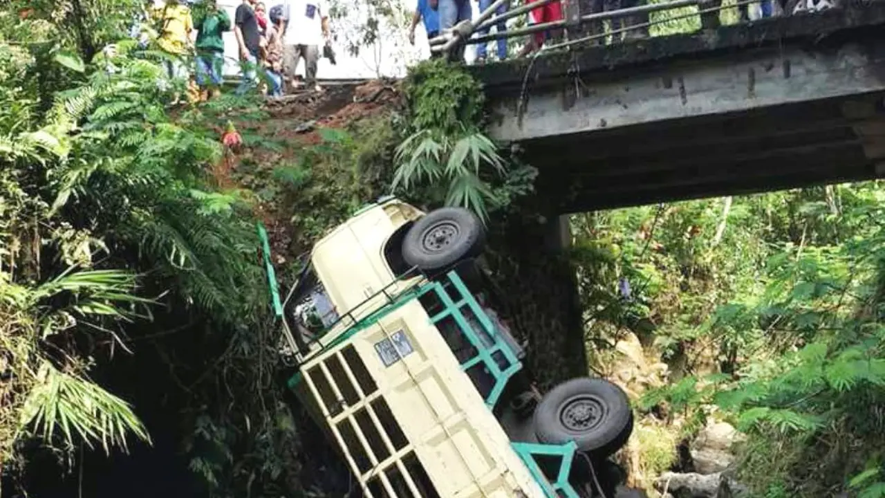 2 Penumpang Truk Tewas Saat Hendak Berwisata ke Pantai Ayah