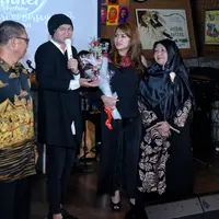 Bidadari Tak Bersayap, single terbaru yang kembali diciptakan Anji setelah lagu Dia. Menurut Anji, lagu barunya ini merupakan sekuel dari lagu Dia sebelumnya.  (Adrian Putra/Bintang.com)