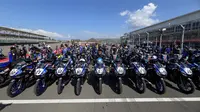 Seri perdana bLU cRU Yamaha Sunday Race 2024 di Sirkuit Mandalika, Lombok pada 20 sampai 21 Juli 2024 berlangsung meriah. (Bola.com/Rizki Hidayat)