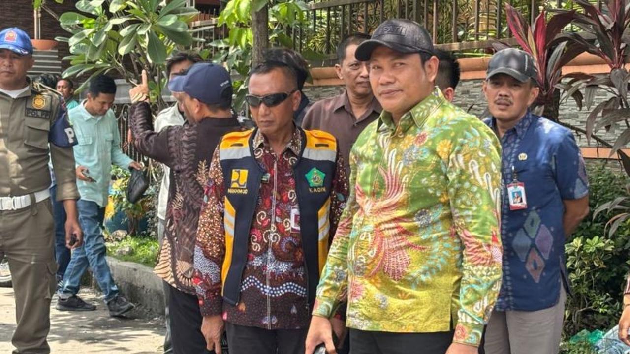 Bupati Sidoarjo Pastikan Perbaikan Jalan Gunakan Aspal Hotmix Berkualitas Jelang Lebaran